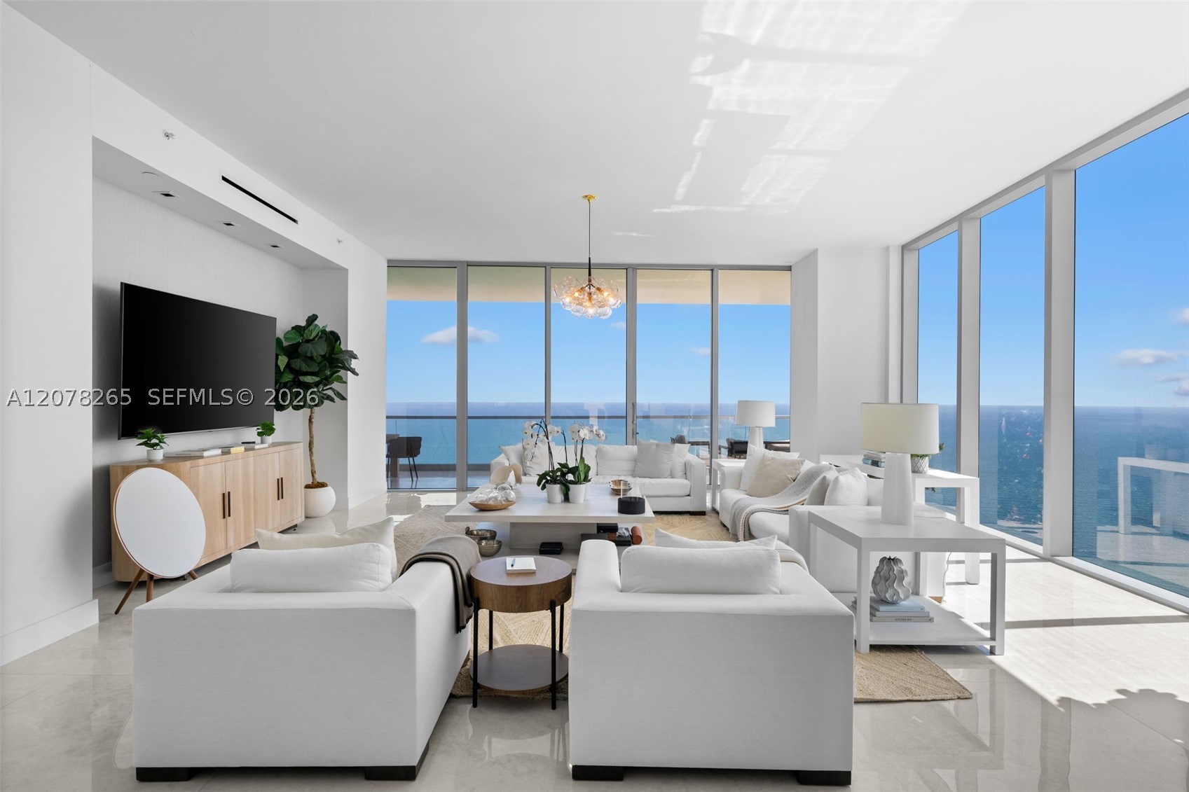 18501 Collins Ave #4304 Sunny Isles Beach, FL 33160