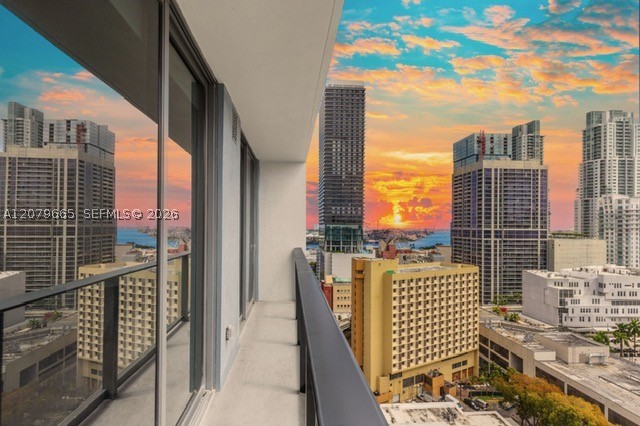 121 NE 5th St #2002 Miami, FL 33132