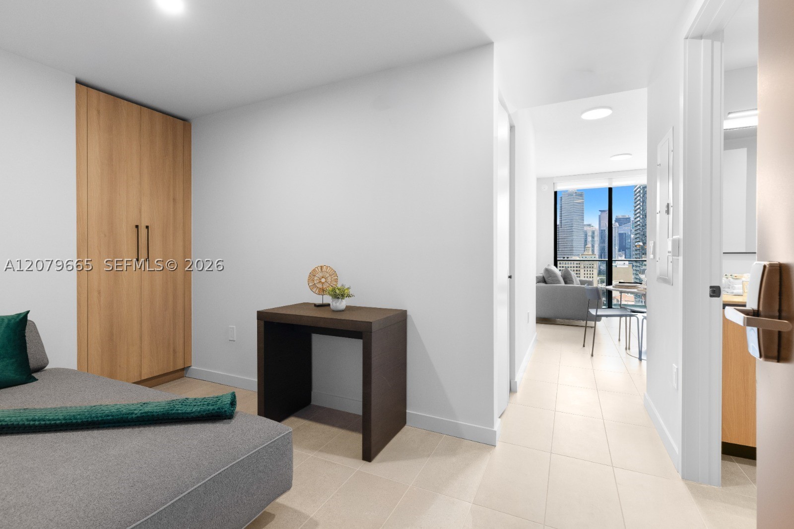 121 NE 5th St #2002 Miami, FL 33132