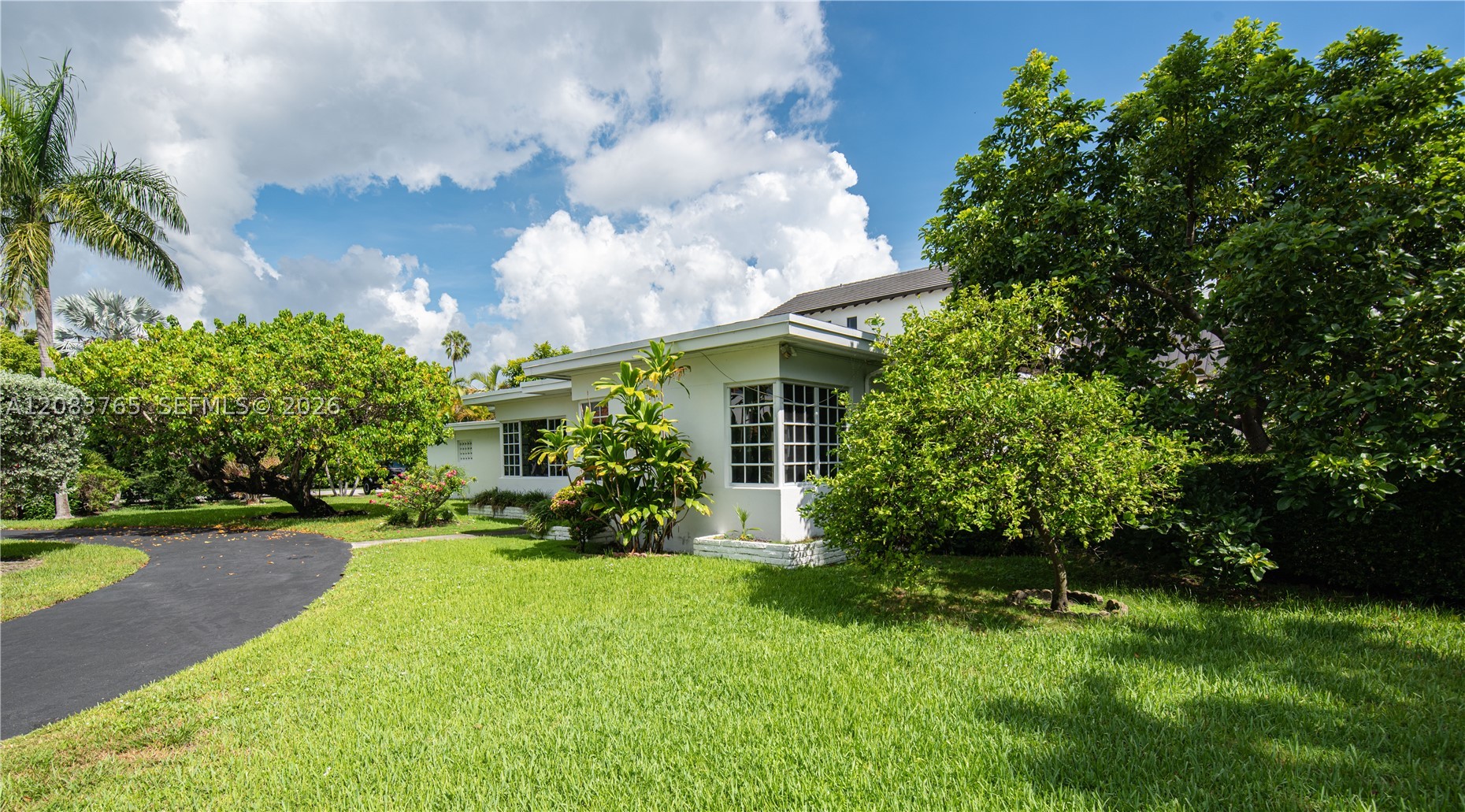 85 S Hibiscus Dr
