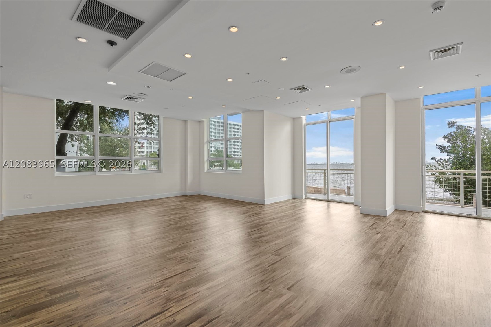 image Cite on the Bay East22