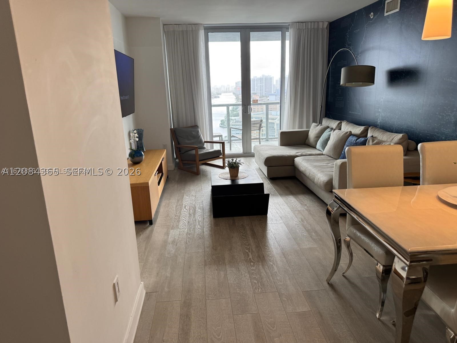 image Beachwalk Condominium10