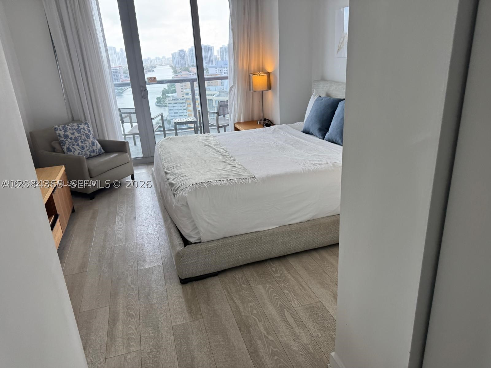 image Beachwalk Condominium21