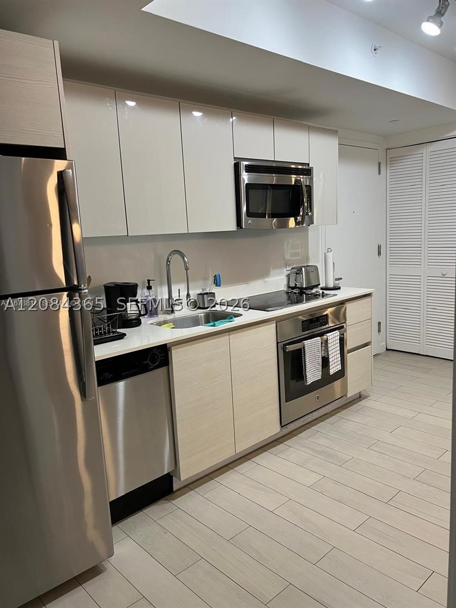 image Beachwalk Condominium2