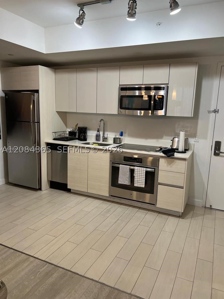 image Beachwalk Condominium3