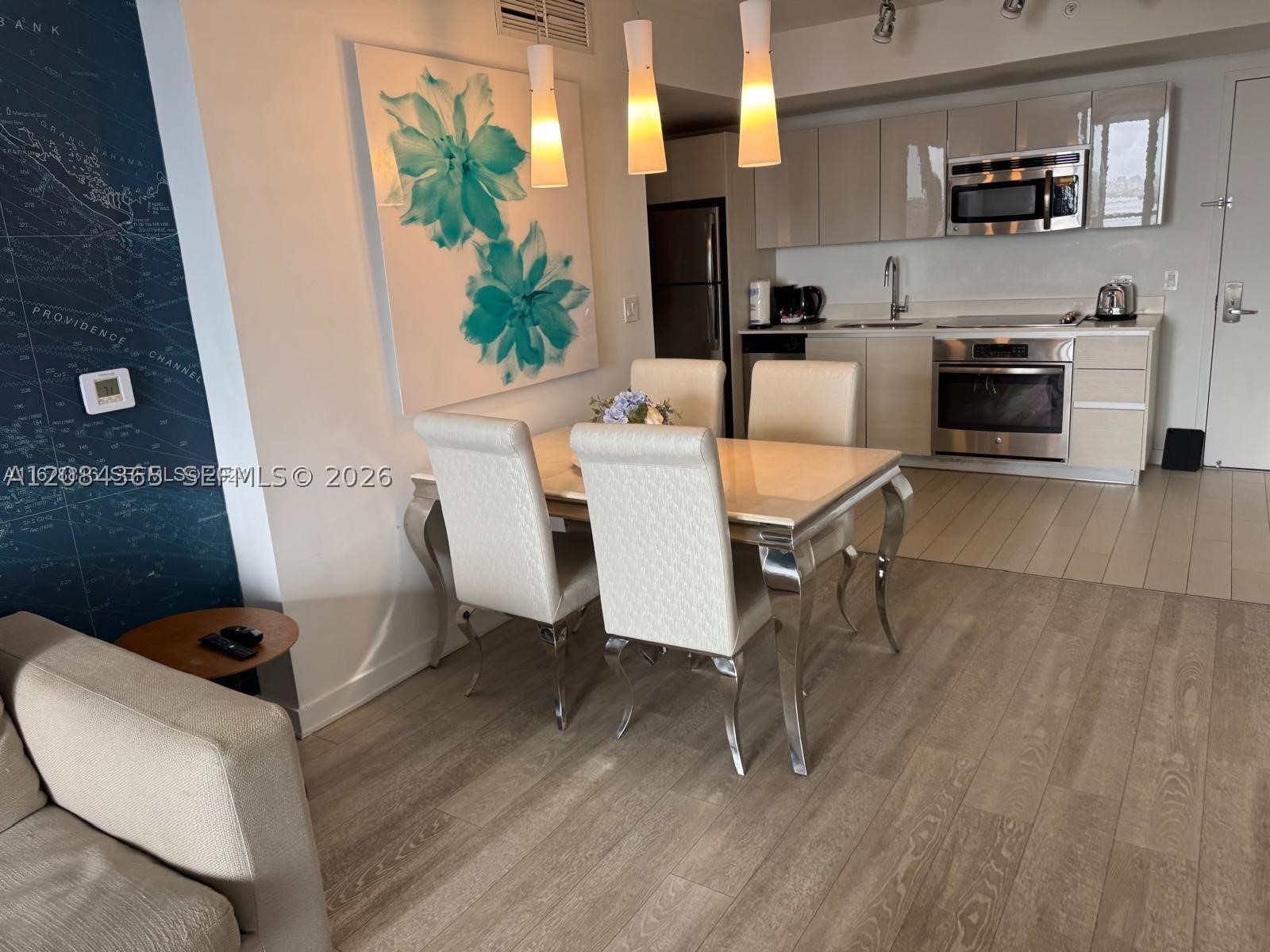 image Beachwalk Condominium4