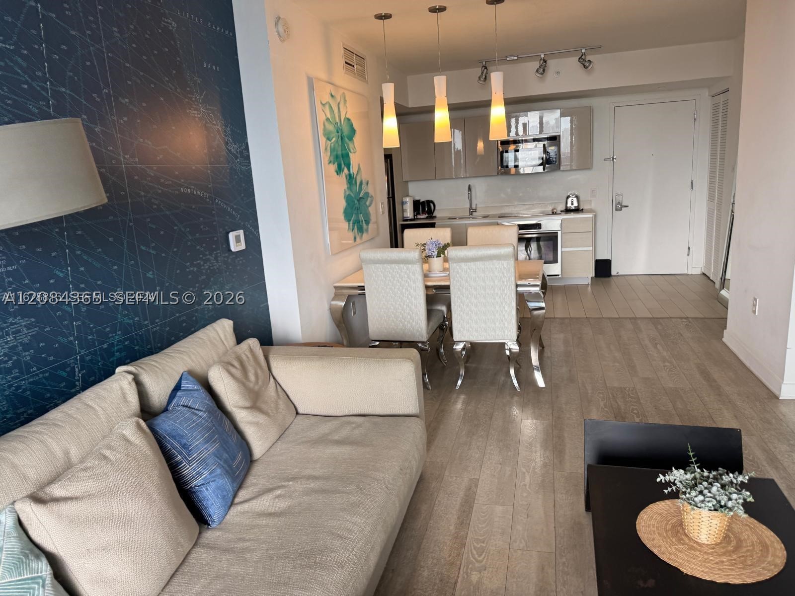 image Beachwalk Condominium5