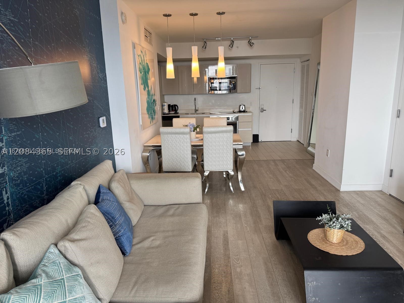 image Beachwalk Condominium6