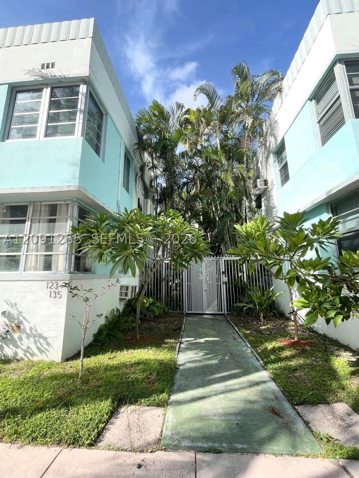 123 3rd St #10