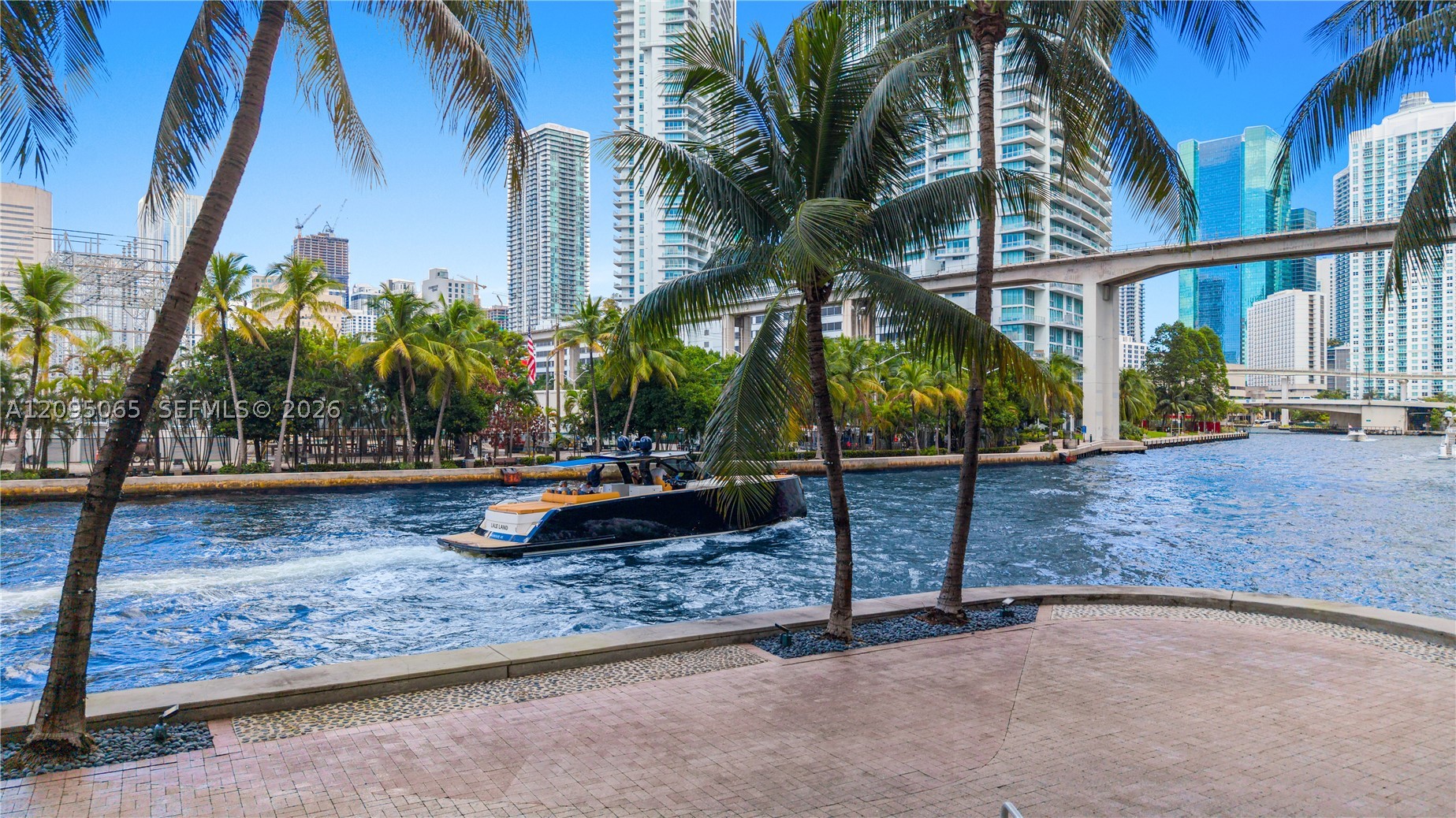 image Latitude on the River35