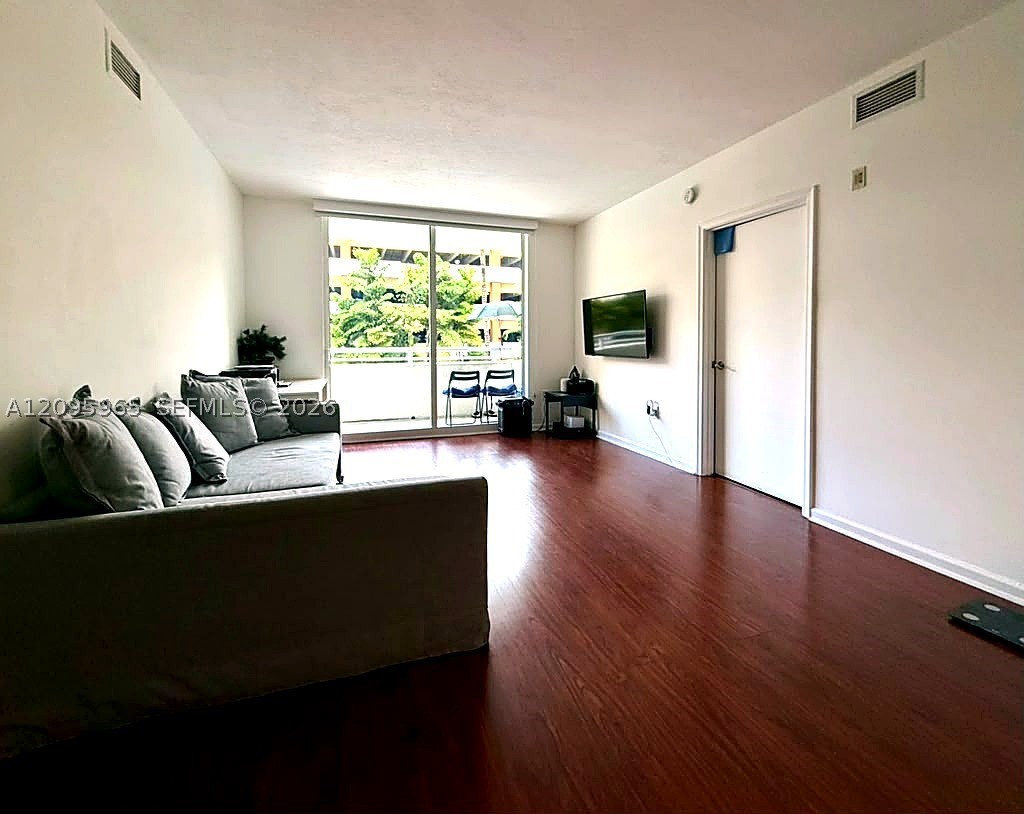 image The Venture at Aventura5