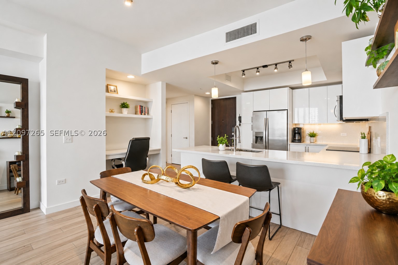 image Nine at Mary Brickell Village9