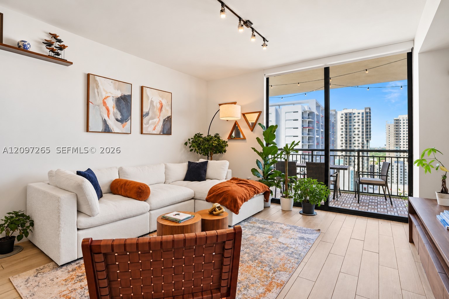image Nine at Mary Brickell Village10