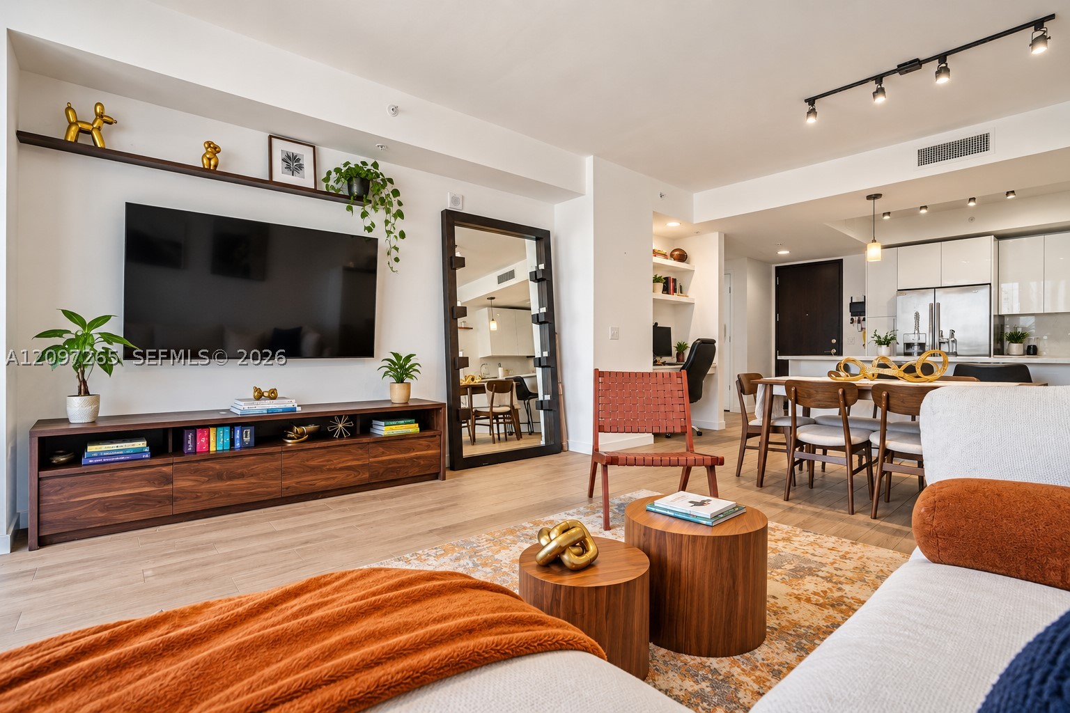 image Nine at Mary Brickell Village15