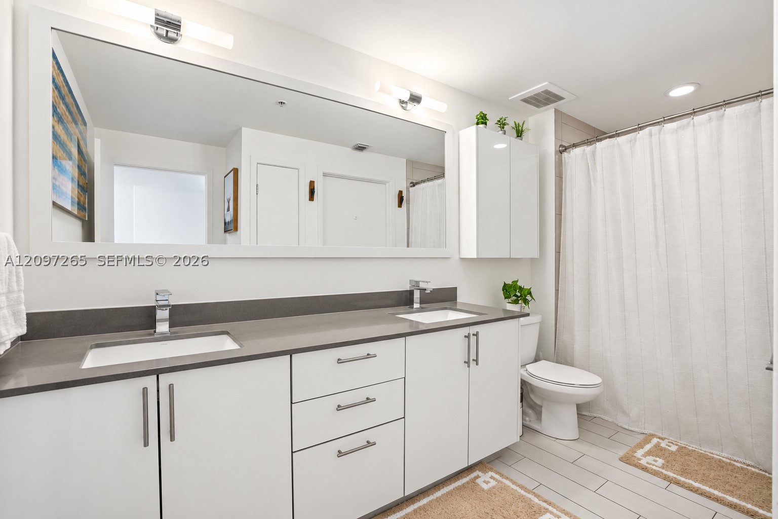image Nine at Mary Brickell Village23