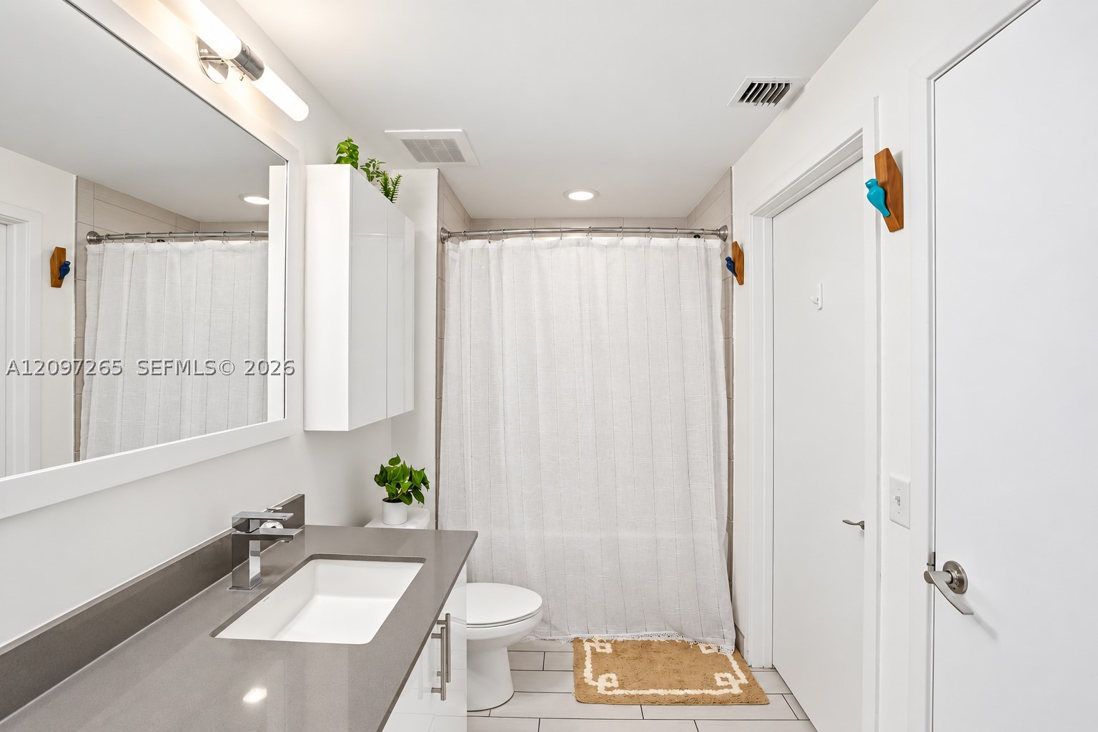 image Nine at Mary Brickell Village25