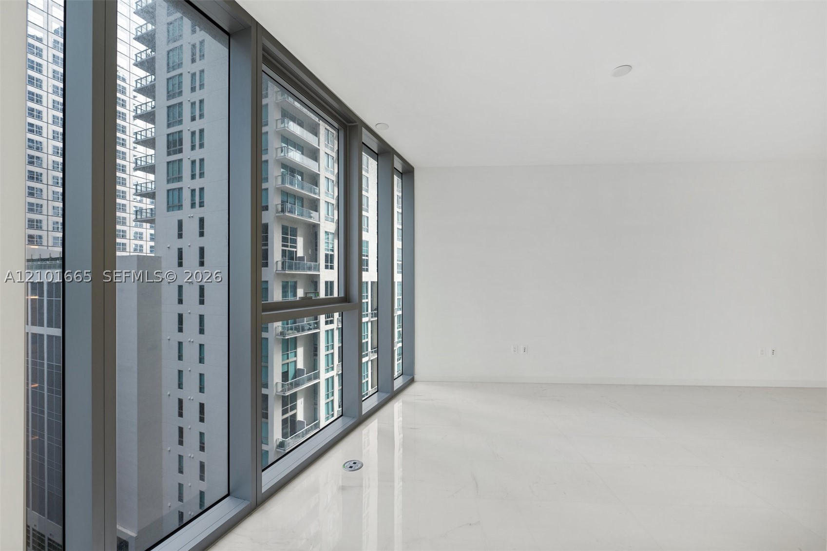 image Aston Martin Residences16