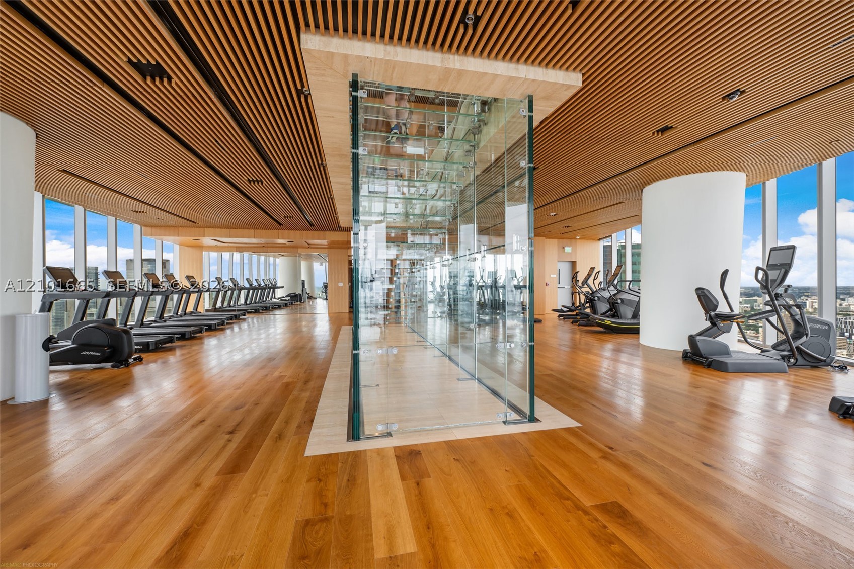 image Aston Martin Residences32