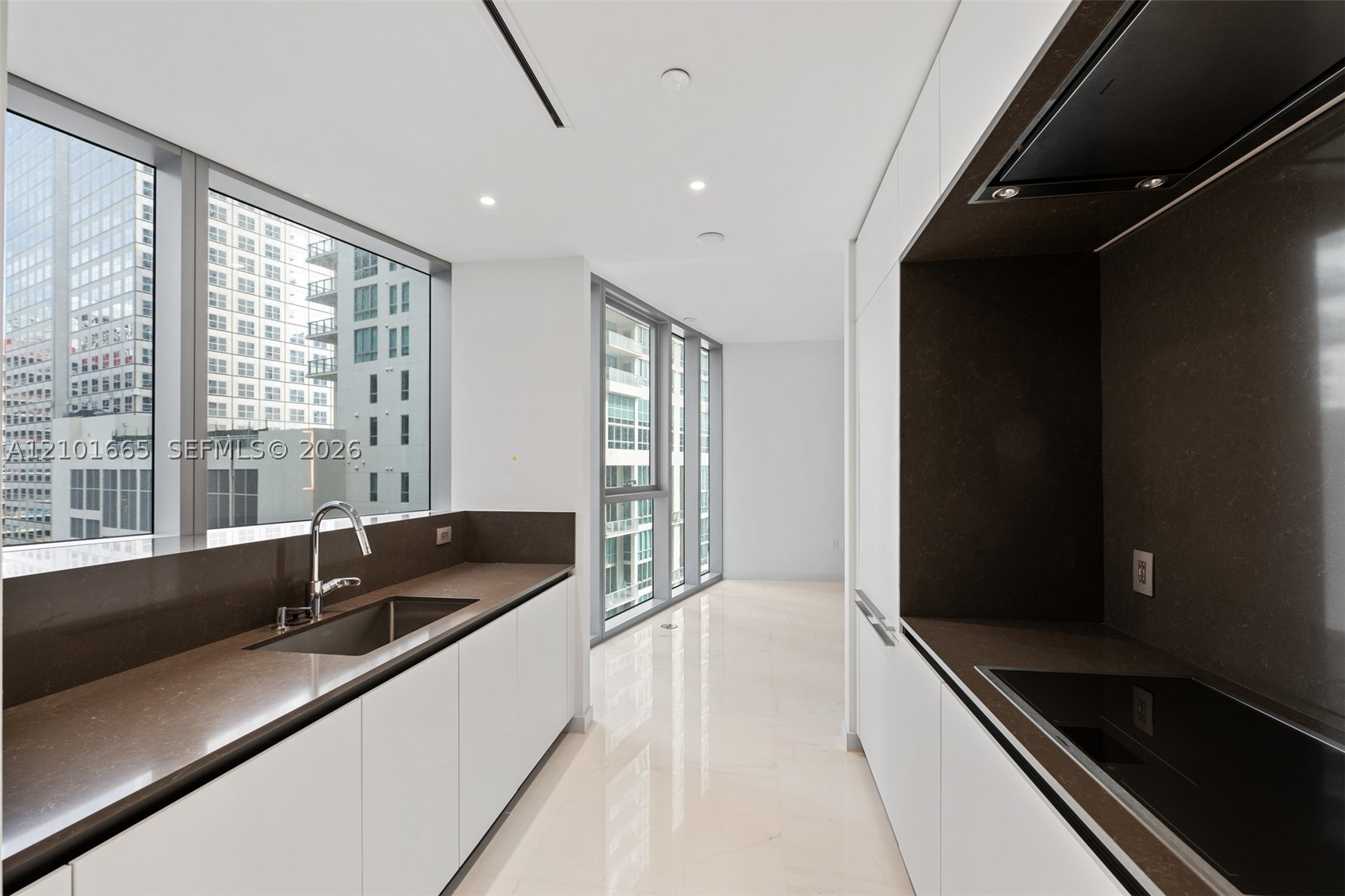 image Aston Martin Residences8