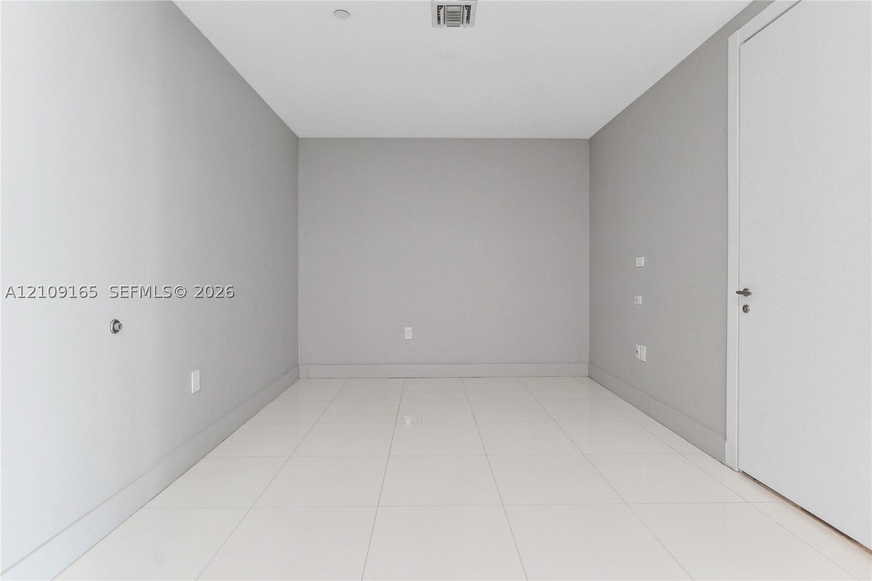 200 Biscayne Blvd Way #4912 Miami, FL 33131
