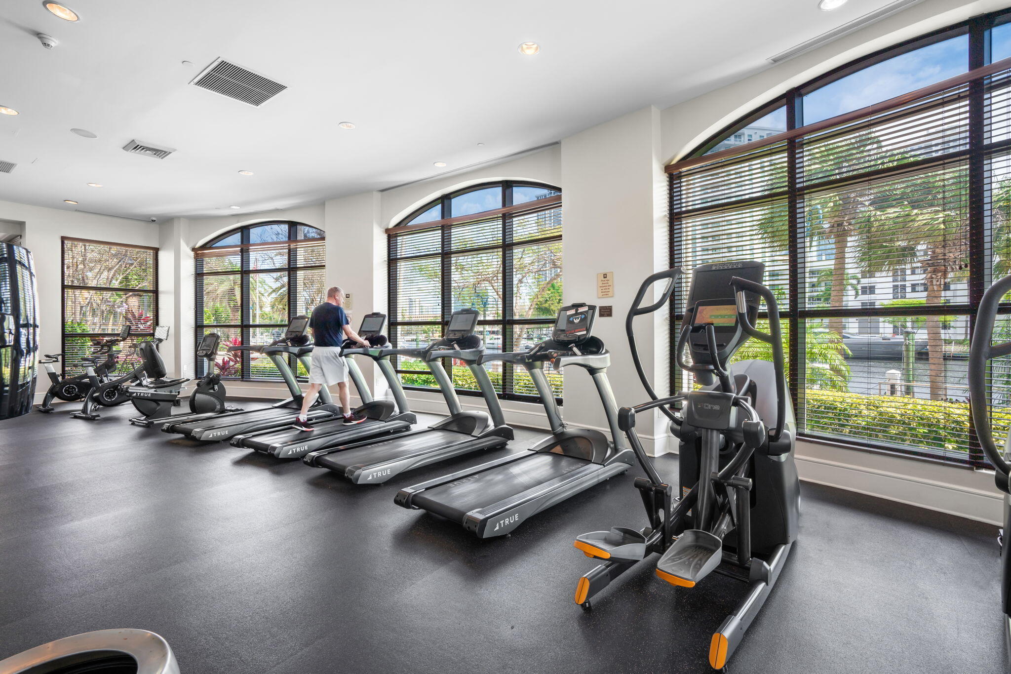 610 W Las Olas #1613n Fort Lauderdale, FL 33312