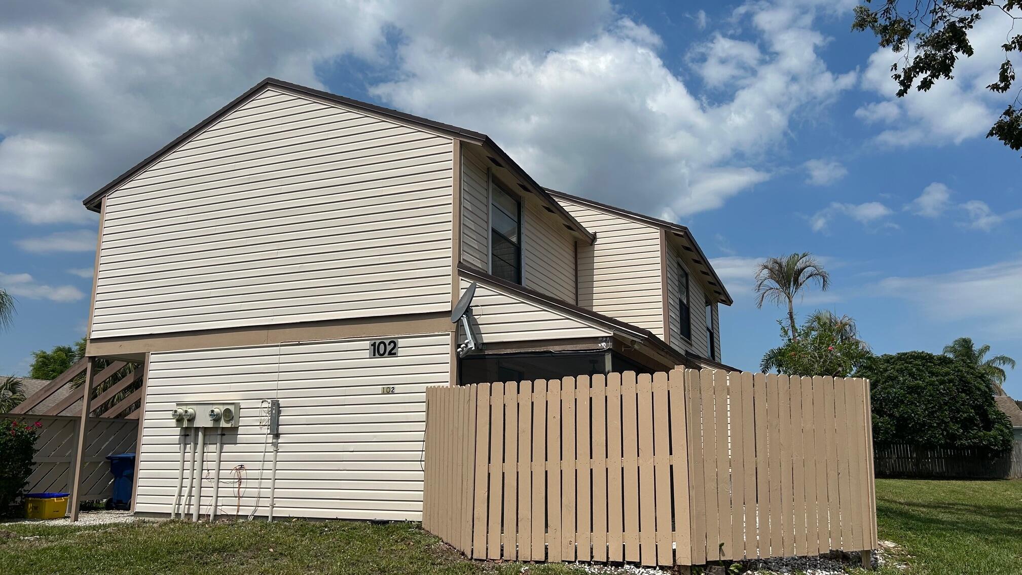 102 Sherwood Jupiter, FL 33458