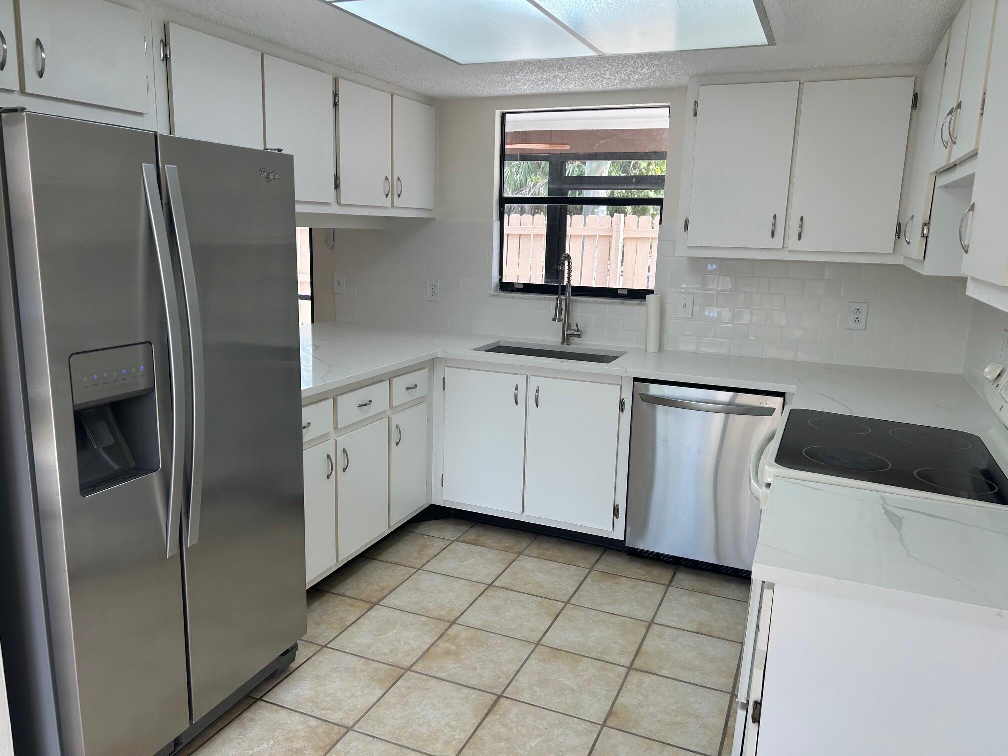 102 Sherwood Jupiter, FL 33458