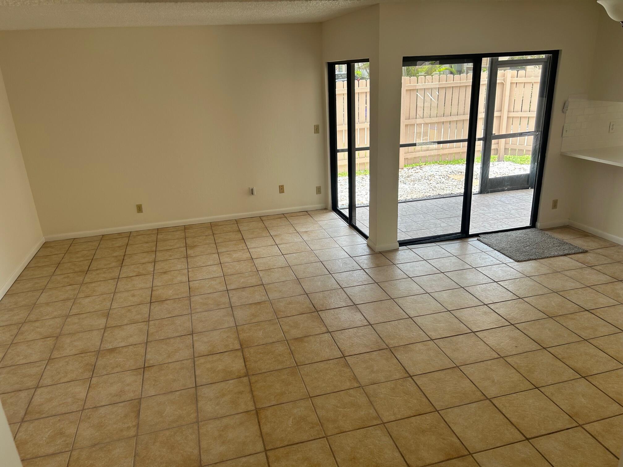 102 Sherwood Jupiter, FL 33458