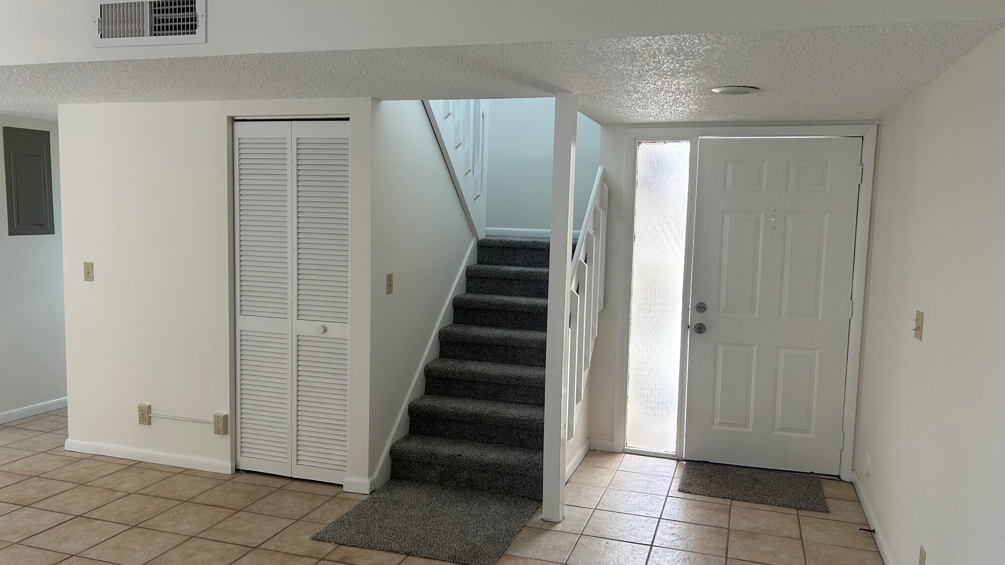 102 Sherwood Jupiter, FL 33458