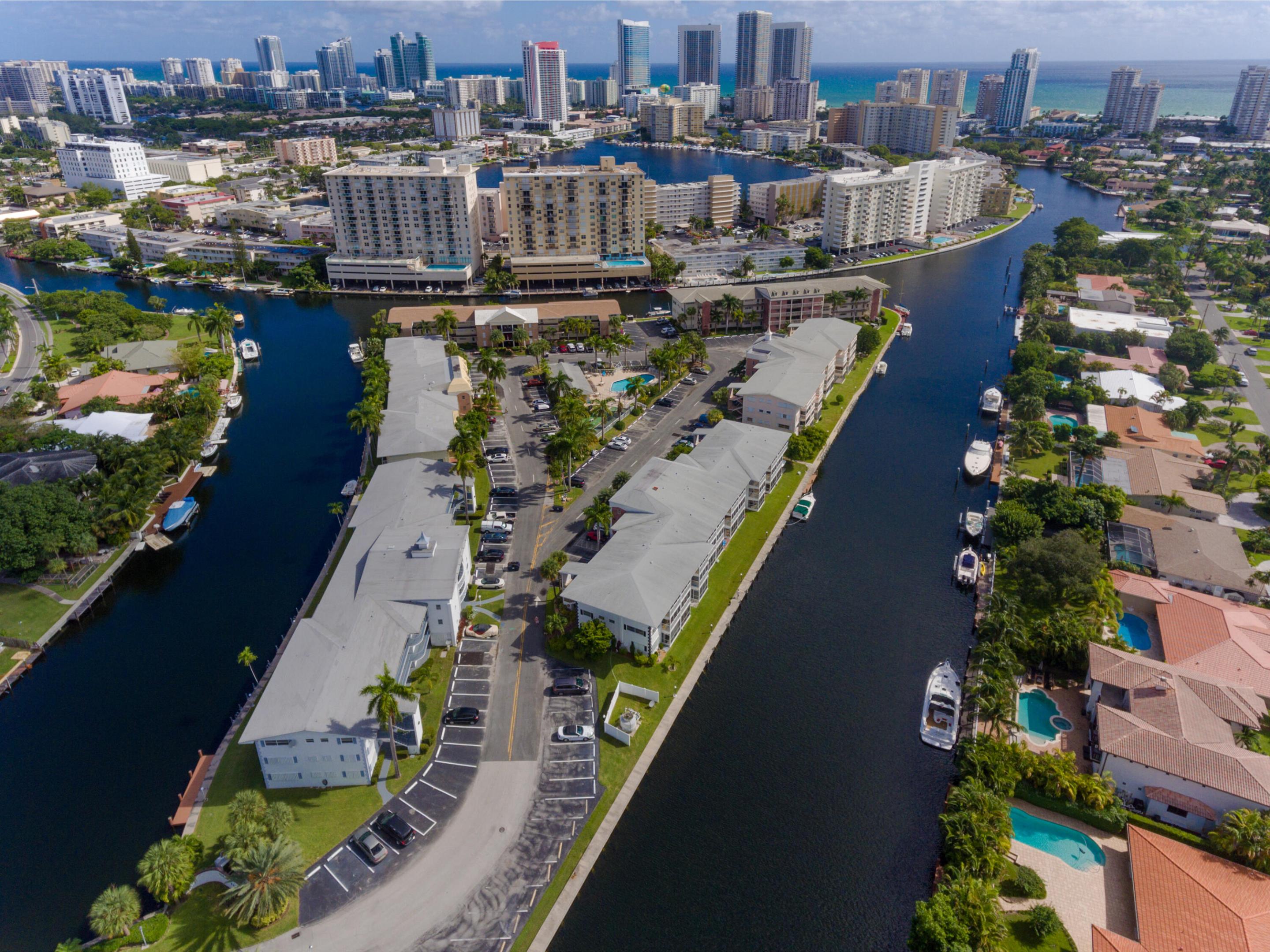 460 Paradise Isle #203