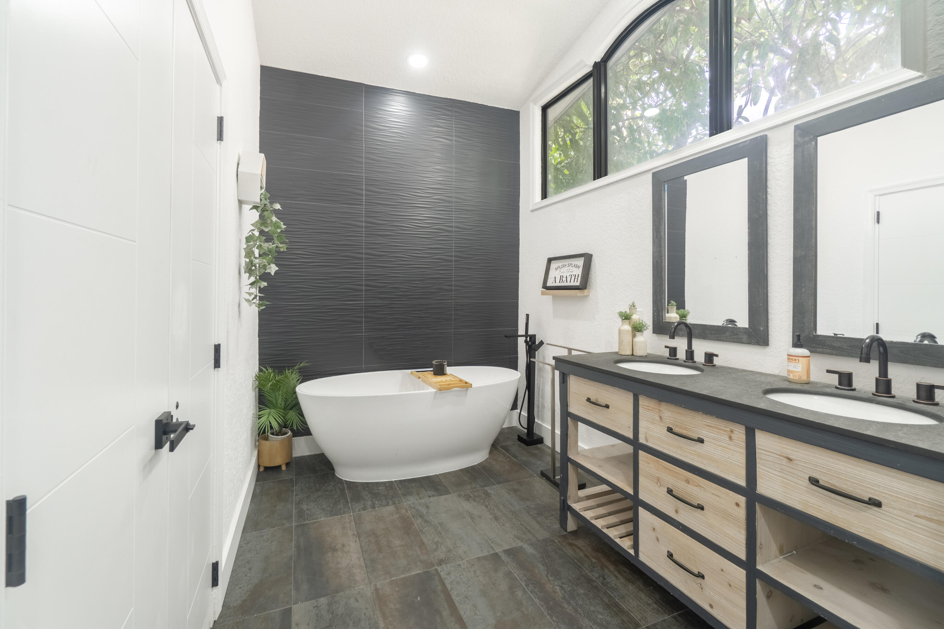 2878 NE 26th Fort Lauderdale, FL 33305