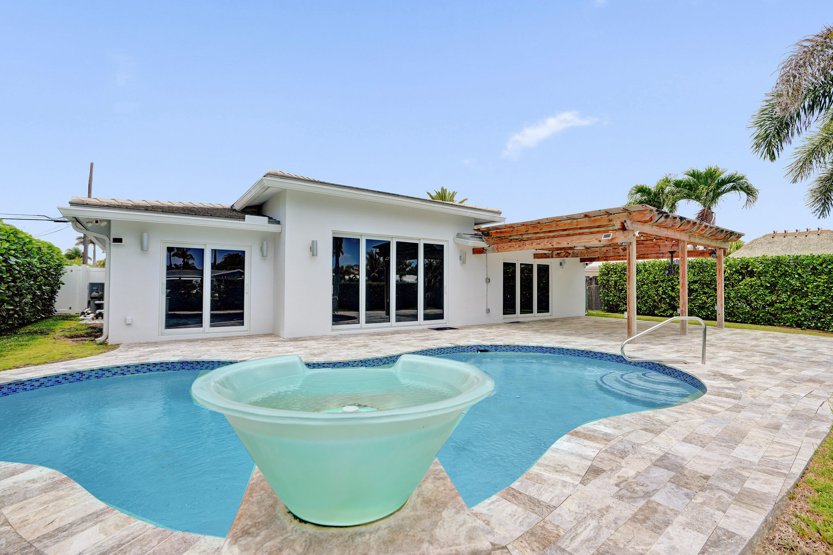 320 SE 5th Pompano Beach, FL 33060