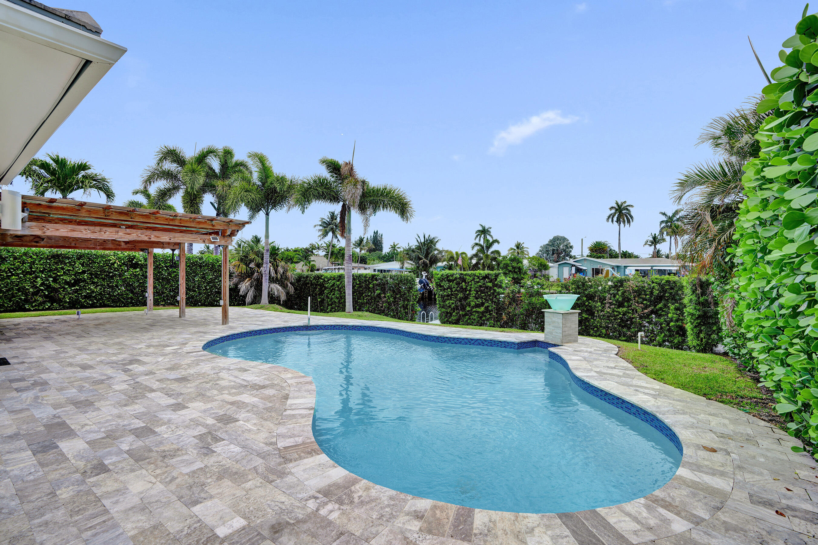 320 SE 5th Pompano Beach, FL 33060