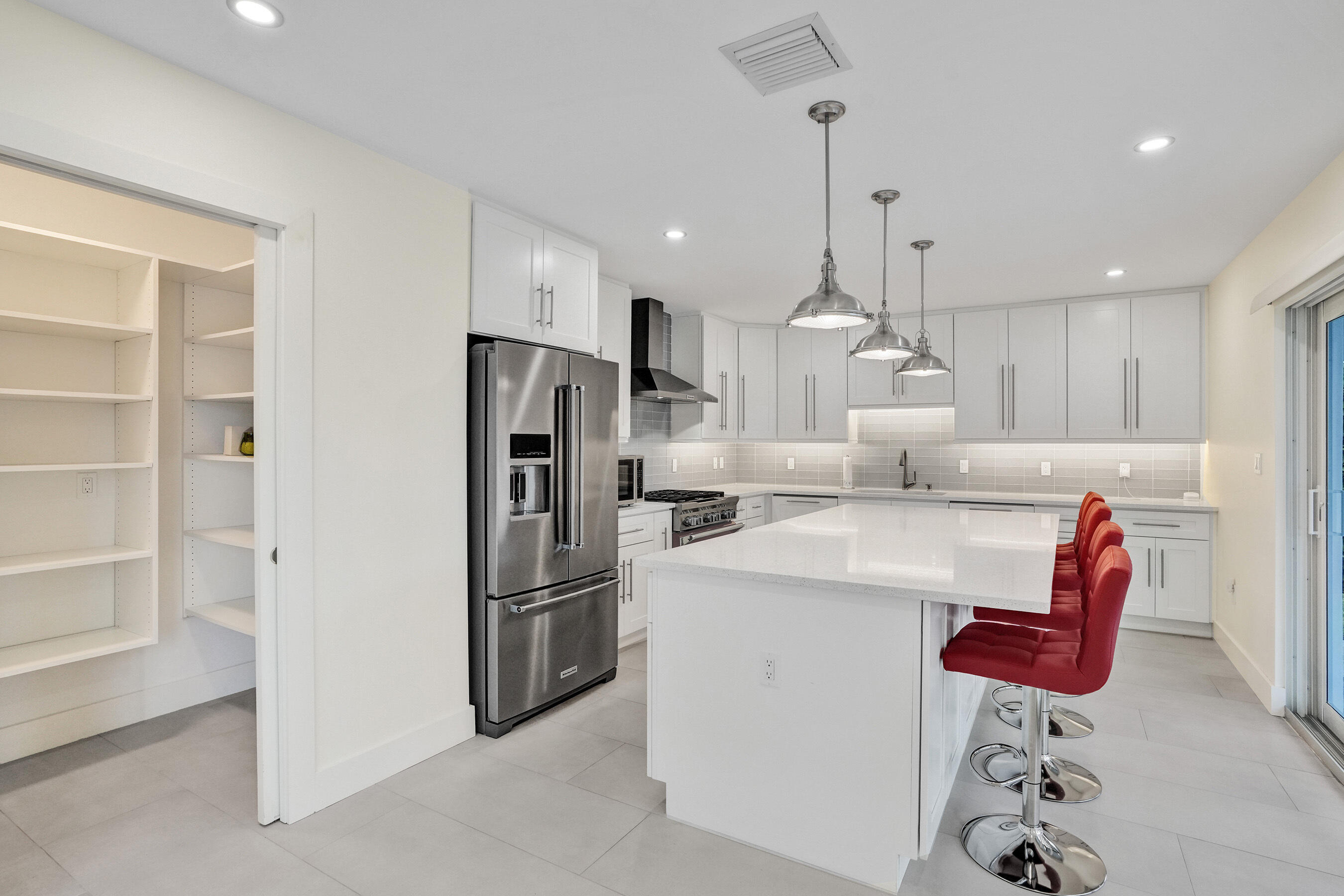 320 SE 5th Pompano Beach, FL 33060
