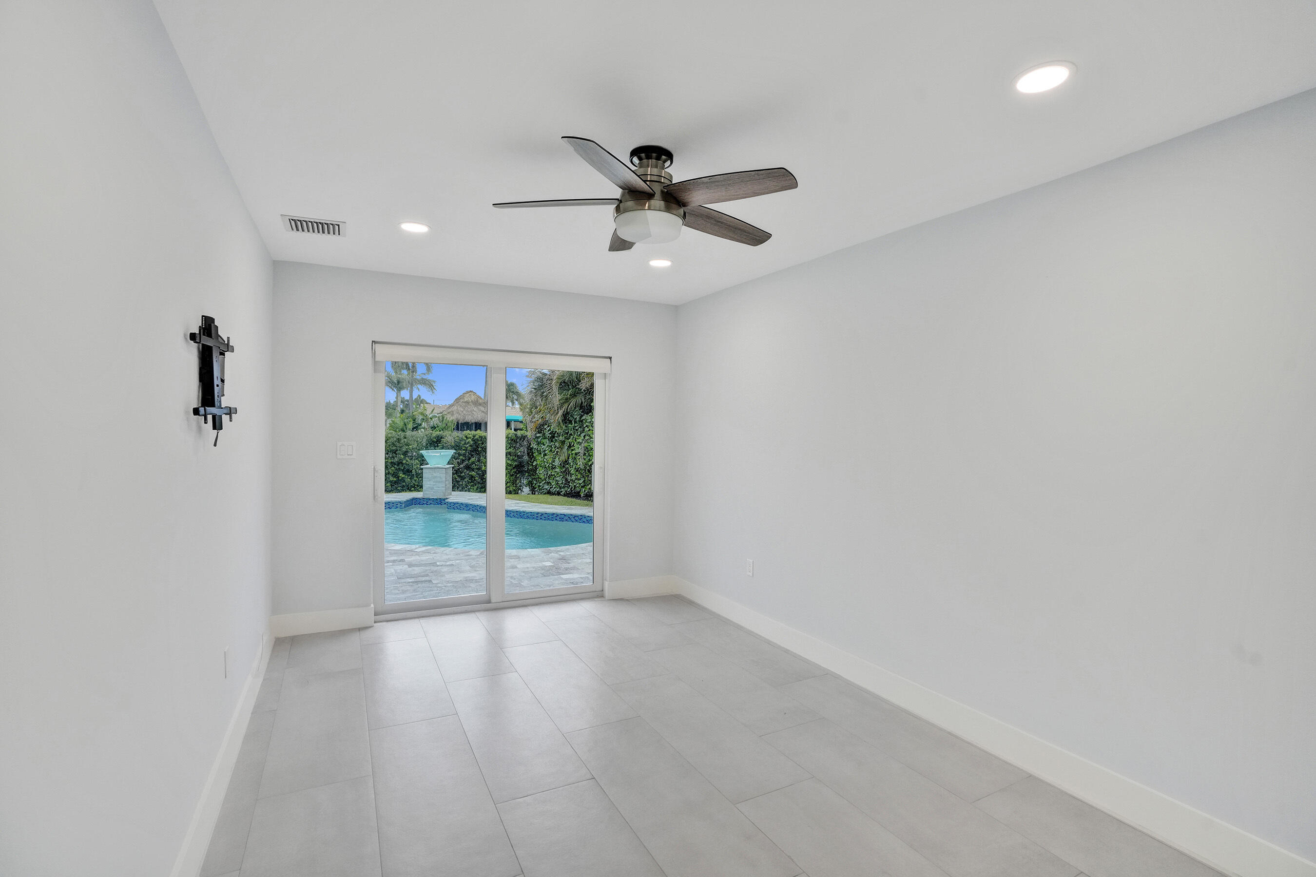 320 SE 5th Pompano Beach, FL 33060