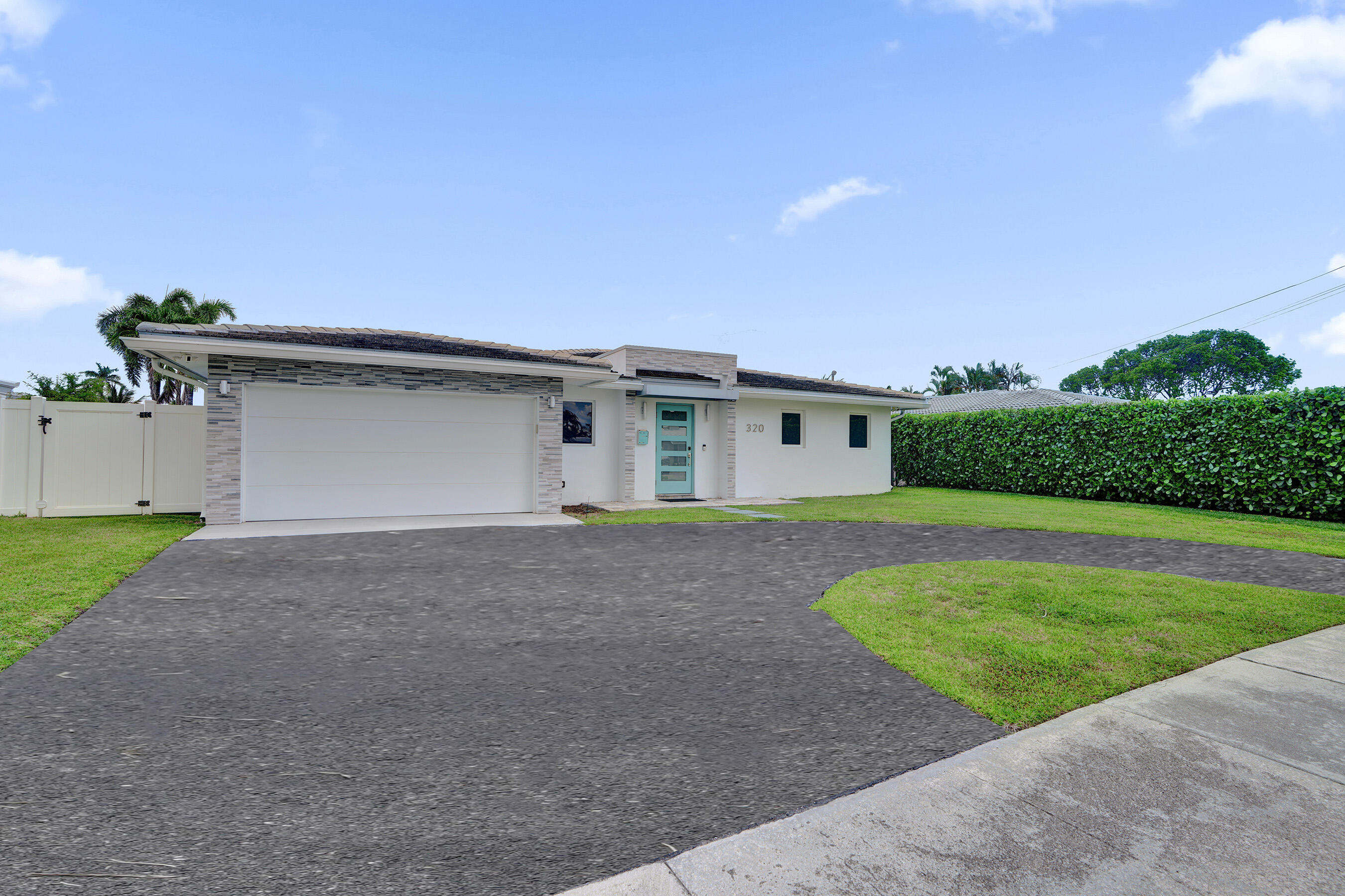 320 SE 5th Pompano Beach, FL 33060