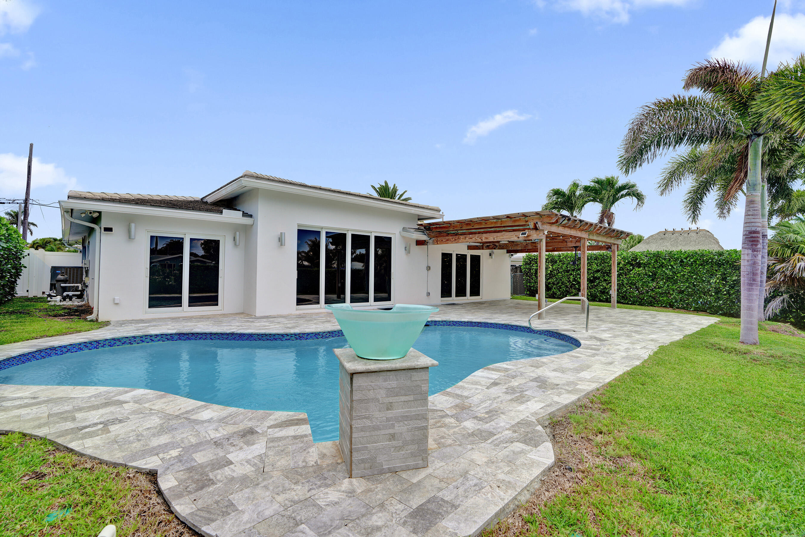320 SE 5th Pompano Beach, FL 33060