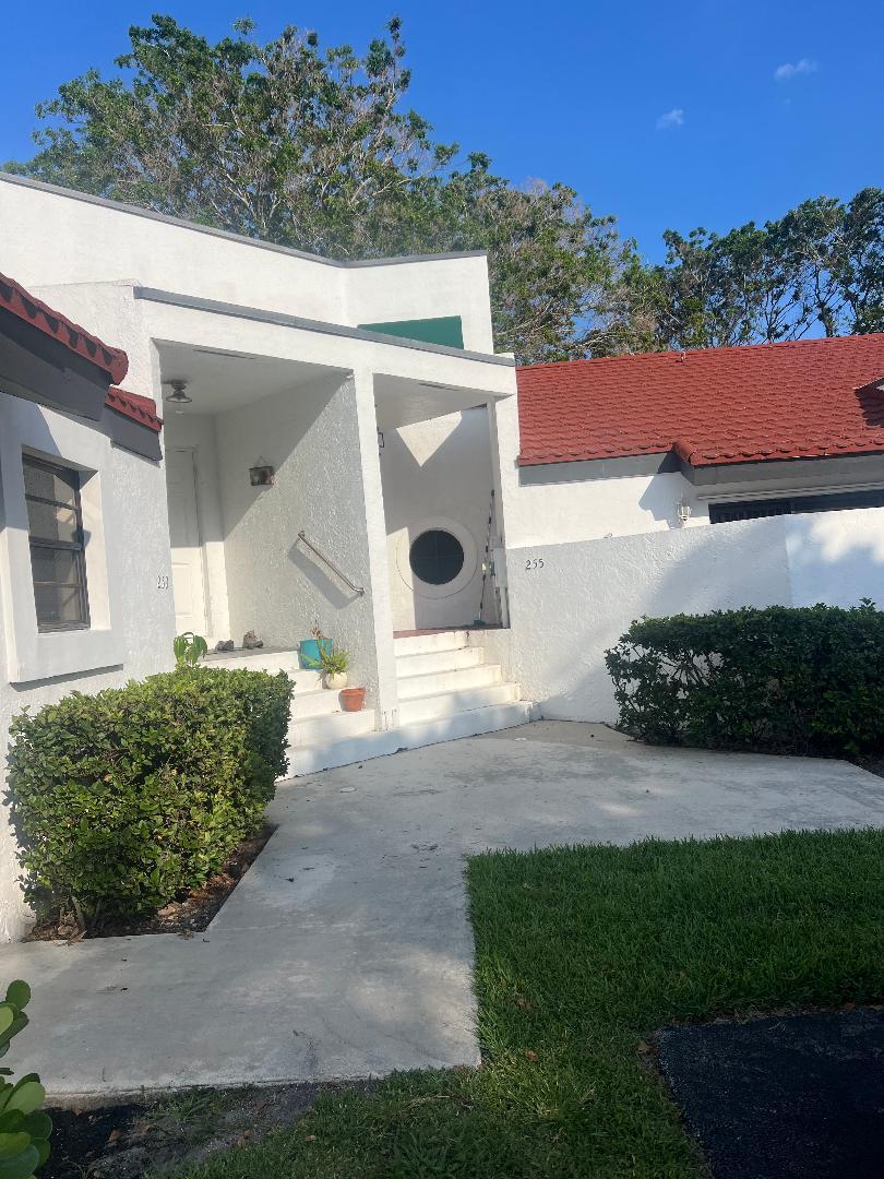 255 NW 36th
