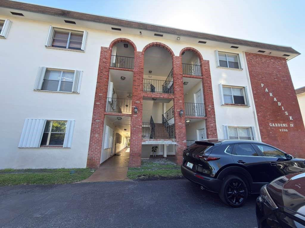 2200 Taylor #104