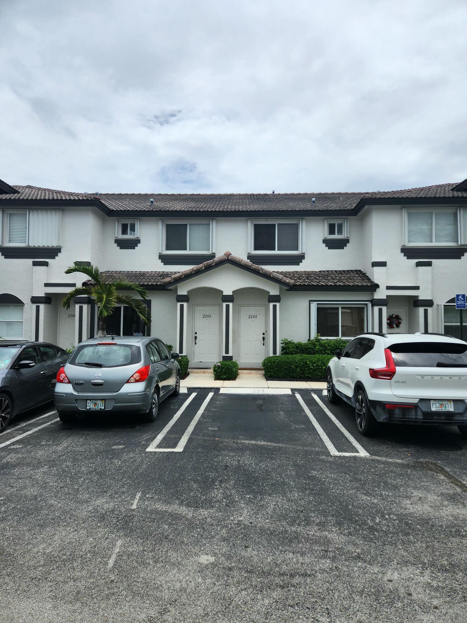 2208 SE 24th