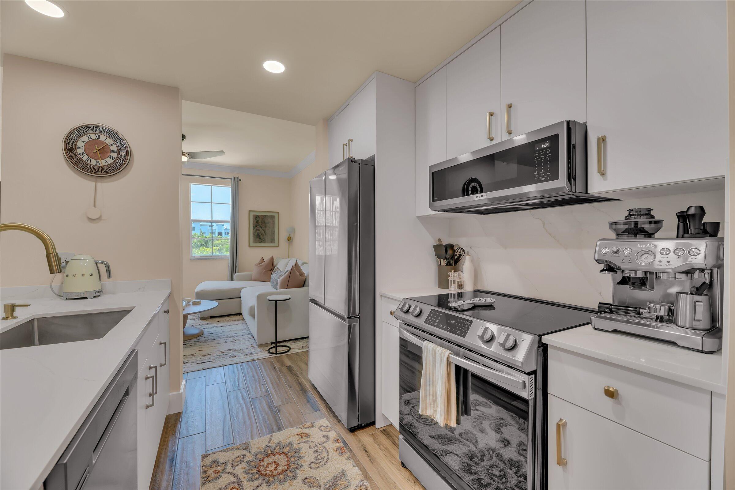 533 NE 3rd #512