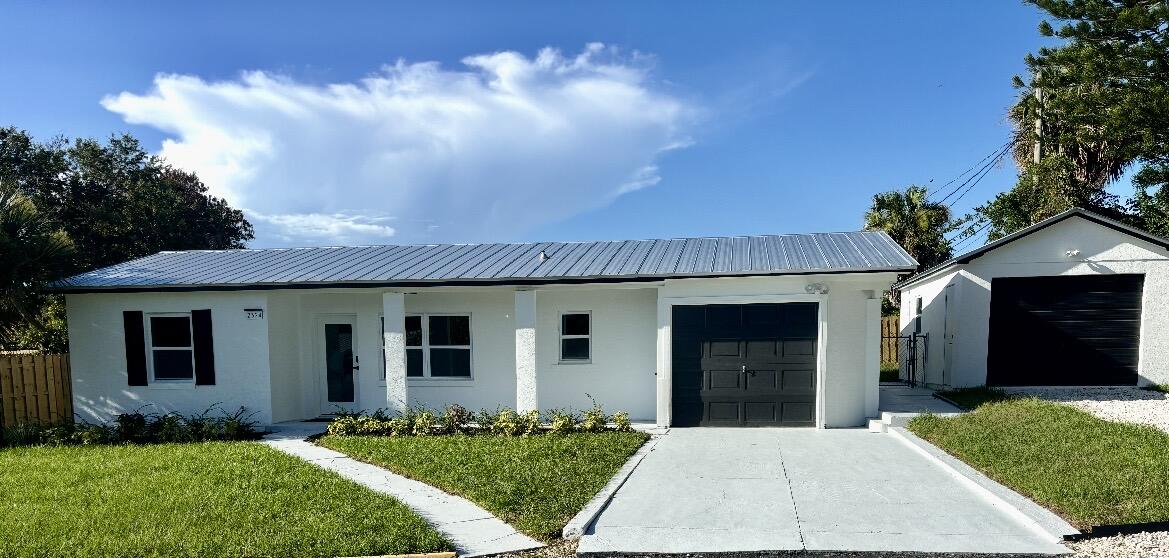 2324 NE Pine Rdg