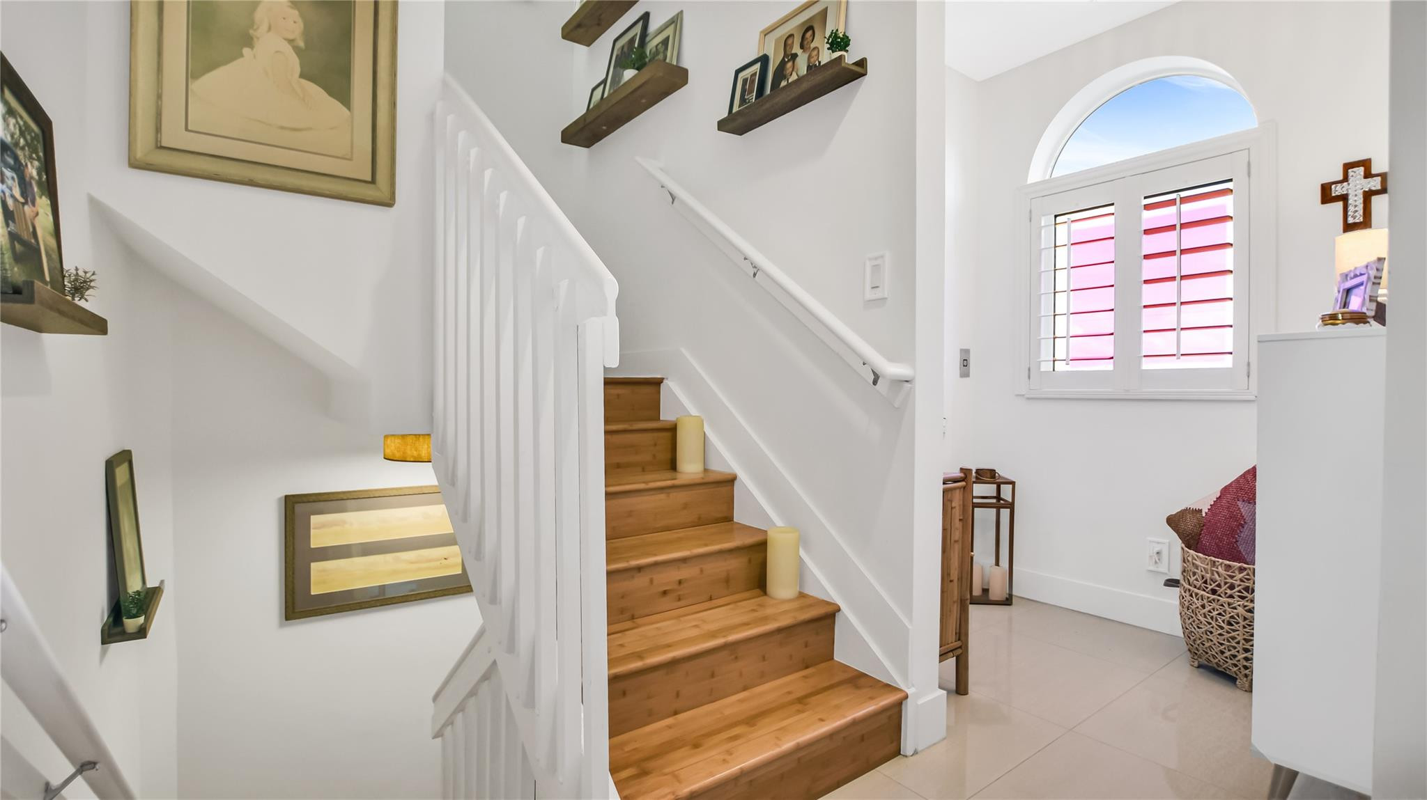 816 NE 7th Fort Lauderdale, FL 33304