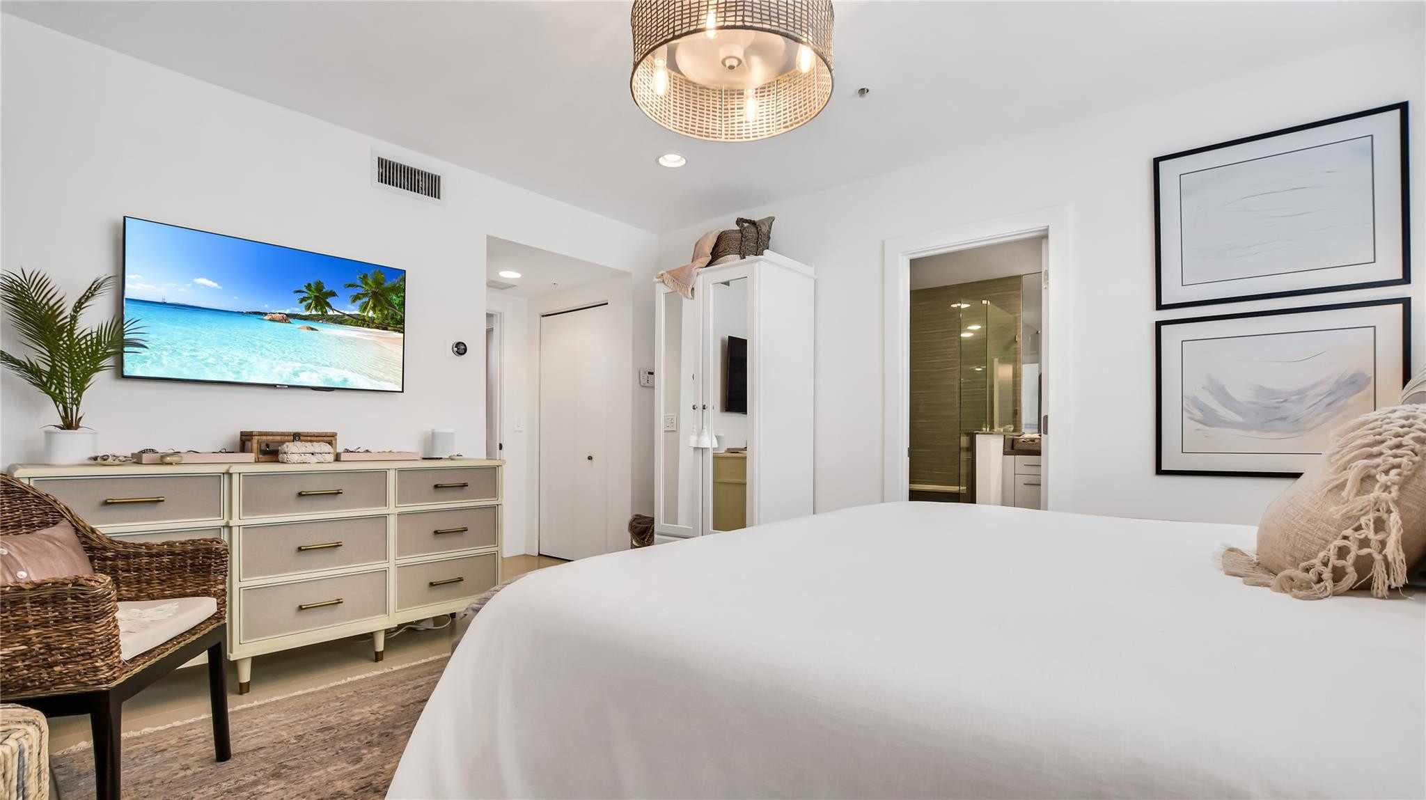 816 NE 7th Fort Lauderdale, FL 33304