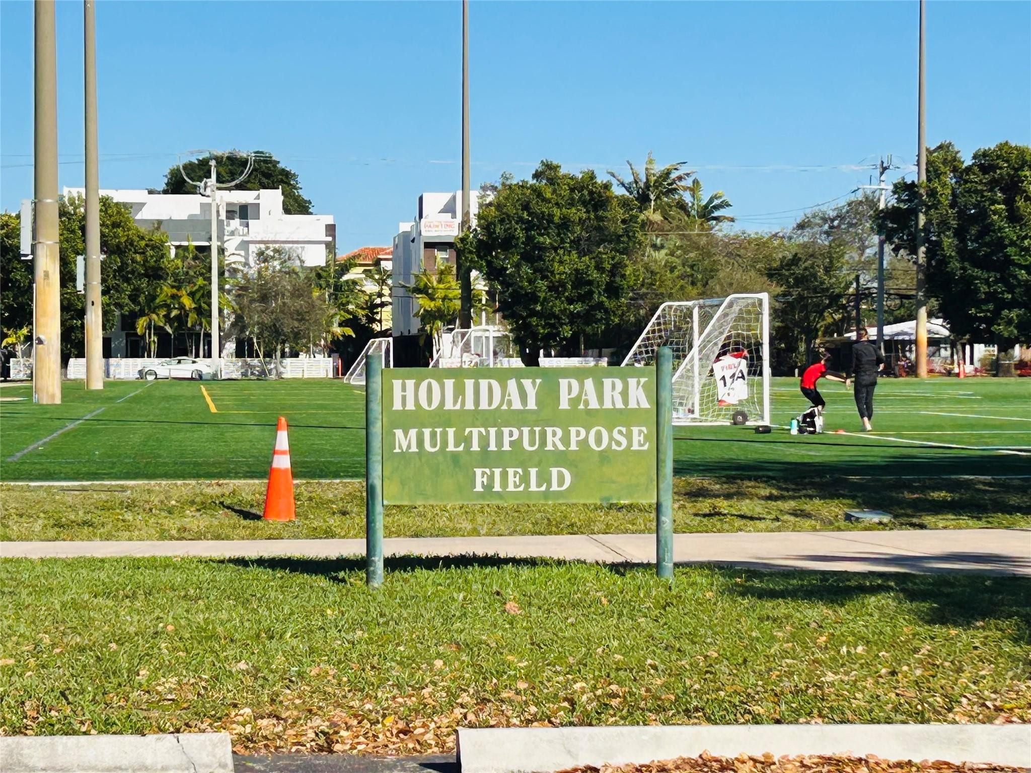 816 NE 7th Fort Lauderdale, FL 33304