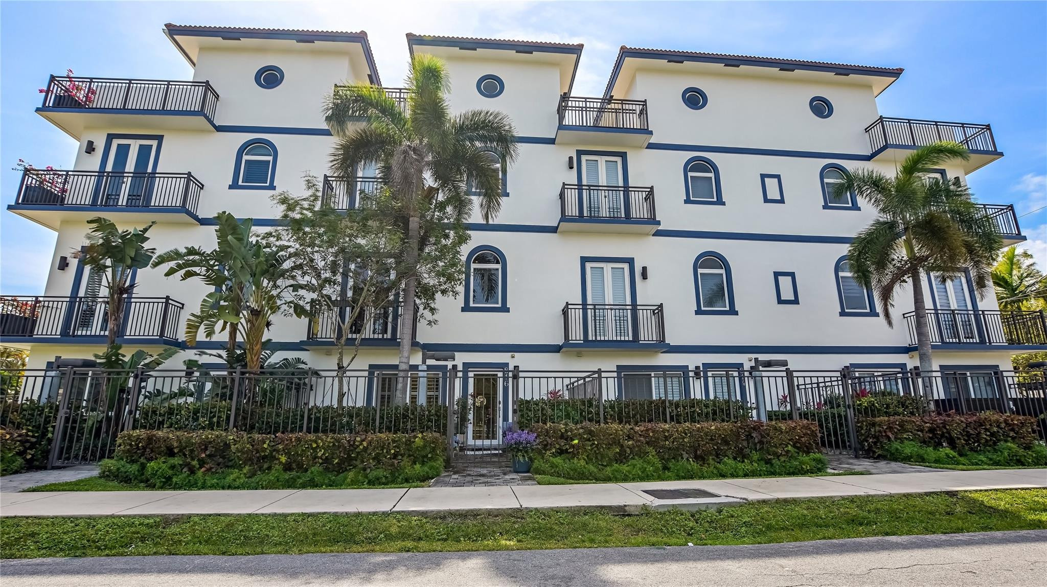 816 NE 7th Fort Lauderdale, FL 33304