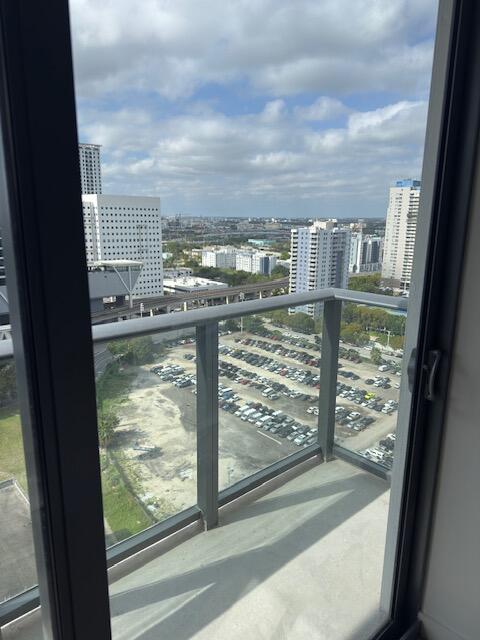 image The Crosby Miami Worldcenter5