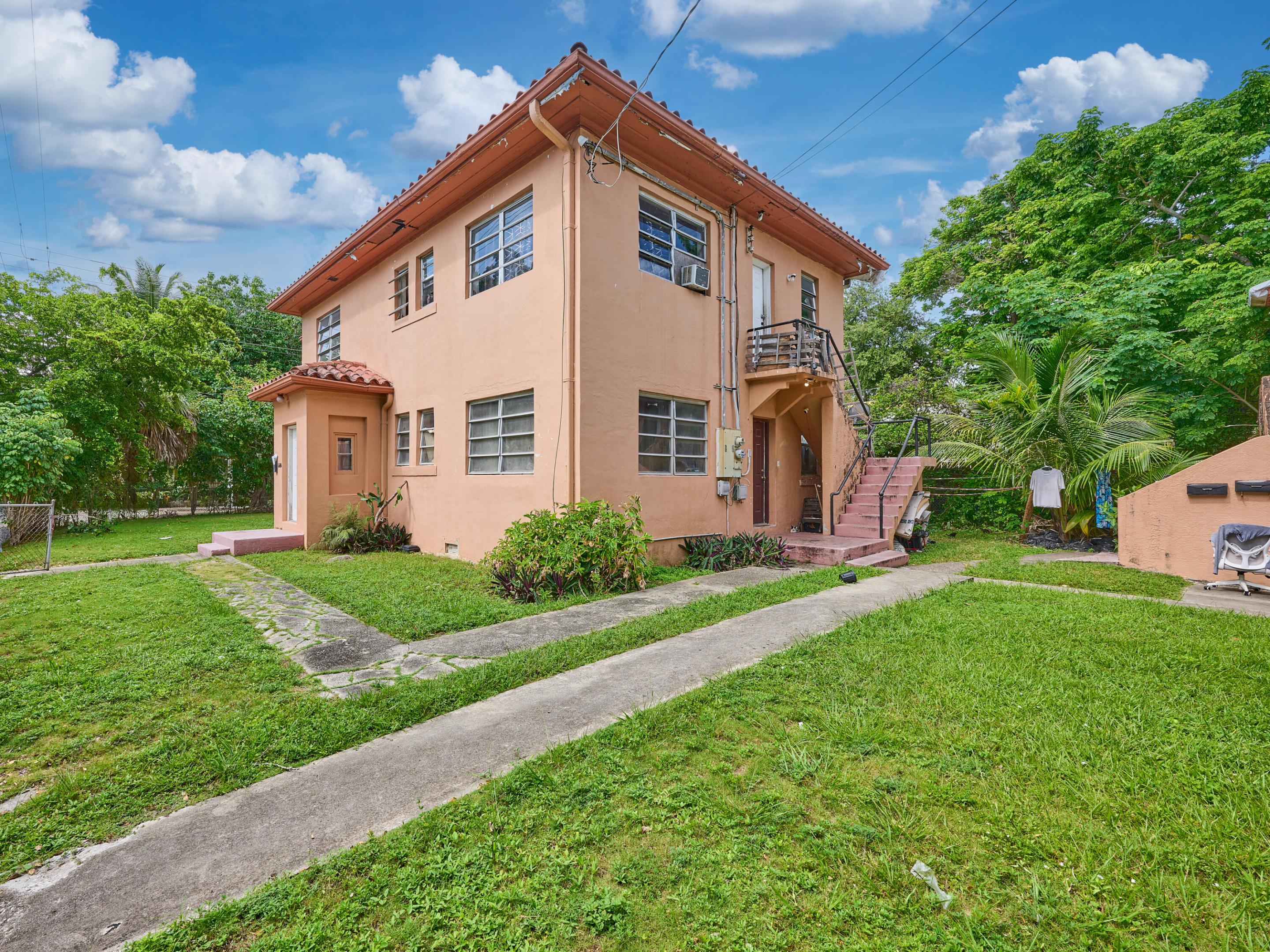 499 NE 64th Miami, FL 33138