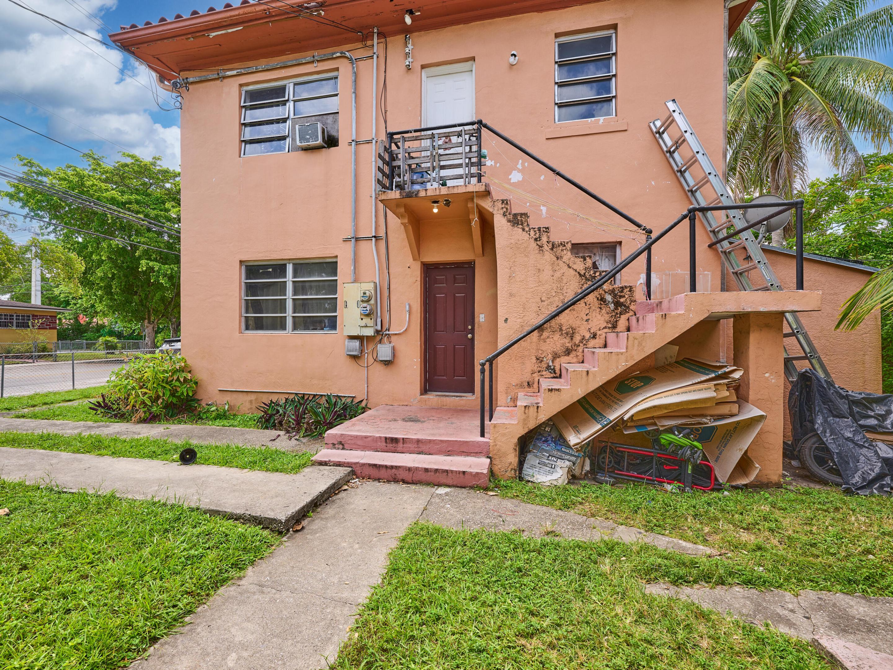 499 NE 64th Miami, FL 33138