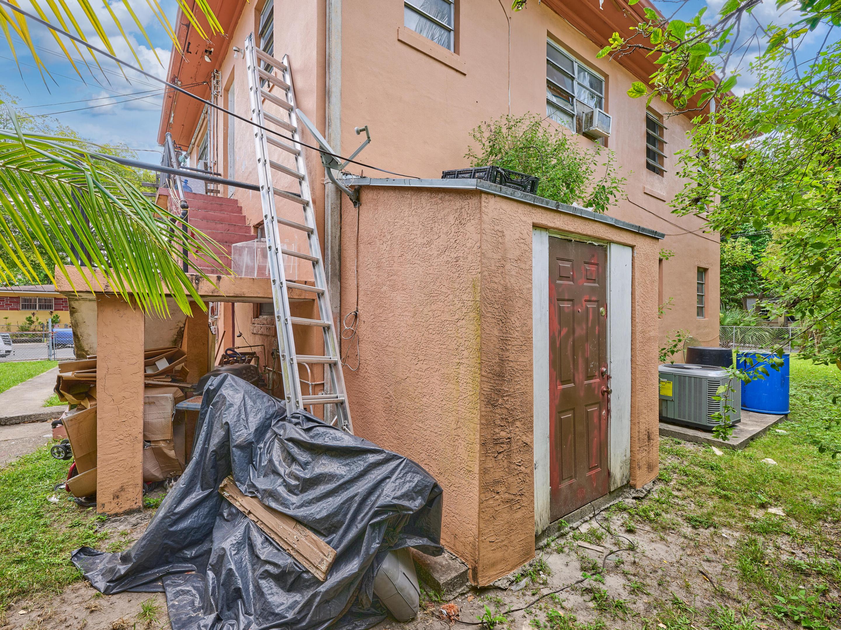 499 NE 64th Miami, FL 33138